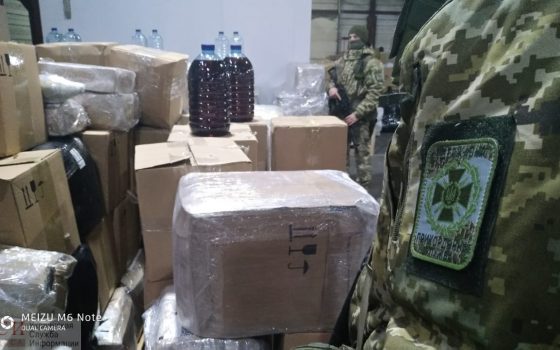 В Одессе на почте прятали 5 тысяч литров контрафактного алкоголя на полтора миллиона гривен «фото»