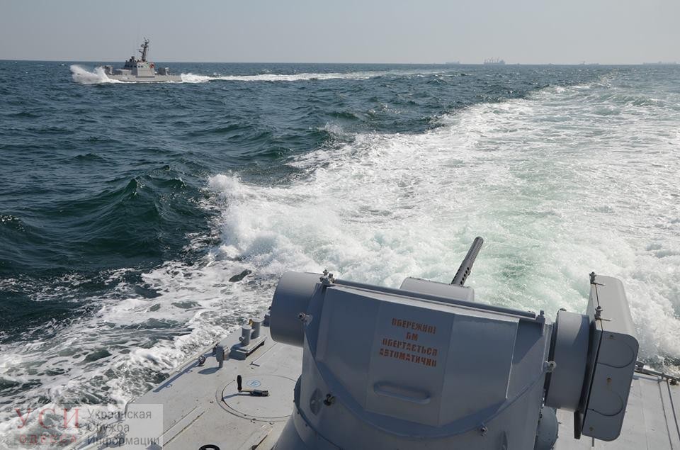 Во время перехода из Одессы в Мариуполь украинское судно протаранил корабль РФ «фото»
