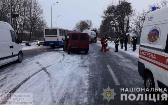 Автобус с туристами из Одессы попал в лобовое ДТП: есть пострадавшие (фото) «фото»