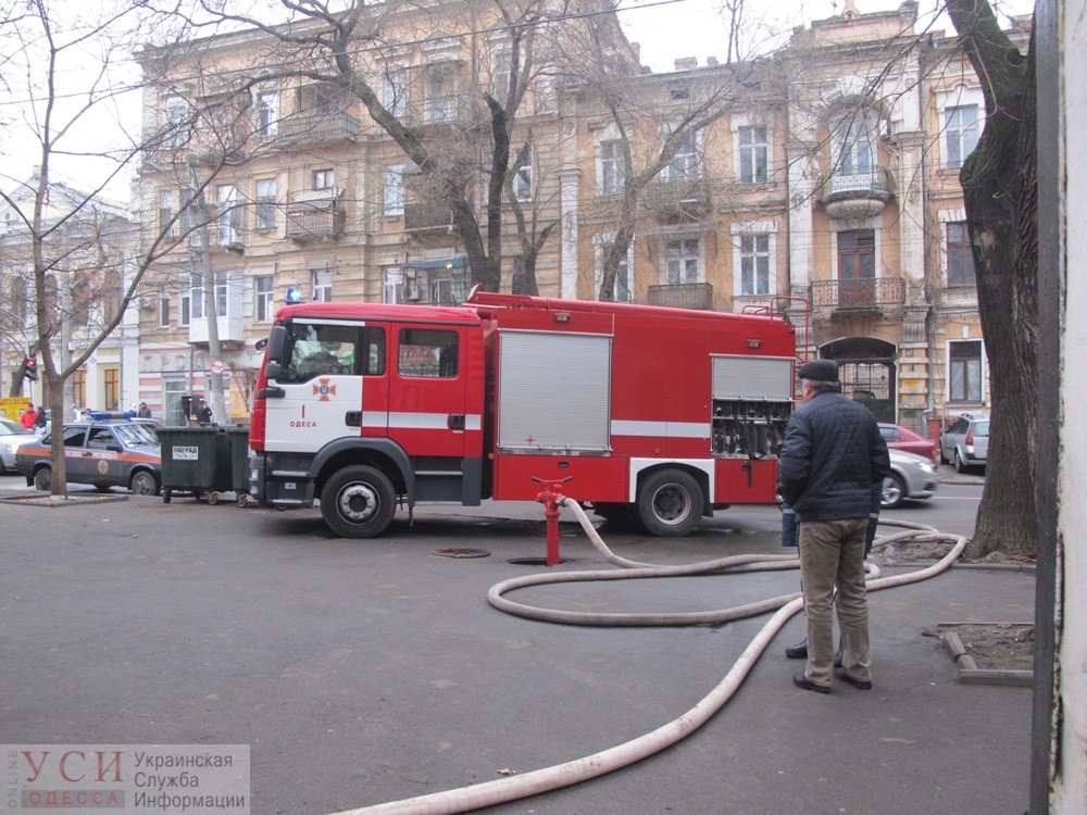 В центре Одессы сгорел старинный дом (фото) «фото»