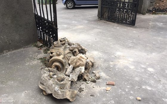 Управление охраны памятников согласовало демонтаж лепнины лишь с трех домов в центре Одессы: за разрушение других фасадов чиновникам может “светить” до 8 лет тюрьмы (фото) «фото»