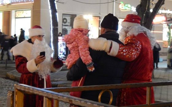 Полиция ищет “Дедов Морозов” которые подрались на Дерибасовской «фото»