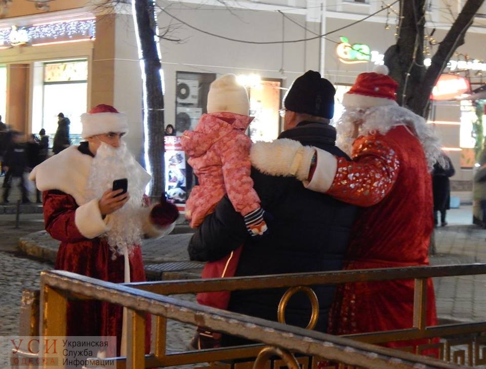 Полиция ищет “Дедов Морозов” которые подрались на Дерибасовской «фото»