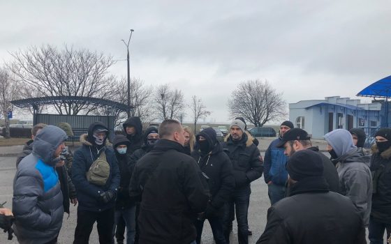 Активисты блокируют предприятие “Трансбункер” в порту “Южный” (фото) usionline.com Активисты блокируют предприятие “Трансбункер” в порту “Южный” (фото) «фото»