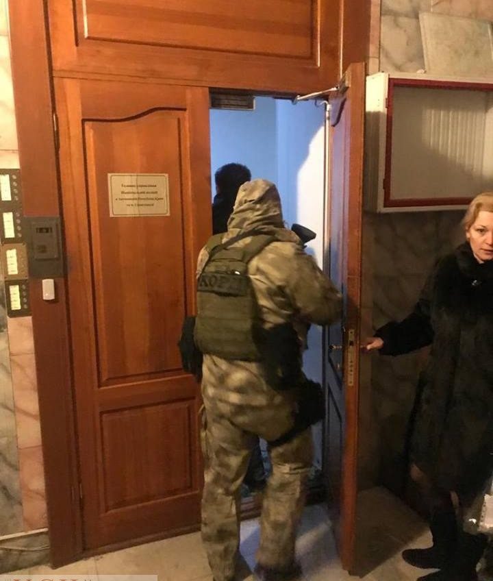 Спецназ в Одесской области задержал троих членов банды “экстрасенсов”, вооруженных автоматом (фото) «фото»