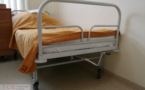 В одесской больнице из палаты пожилой женщины вор унес лекарства и мобильный телефон «фото»