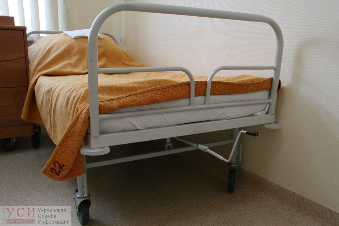 В одесской больнице из палаты пожилой женщины вор унес лекарства и мобильный телефон «фото»