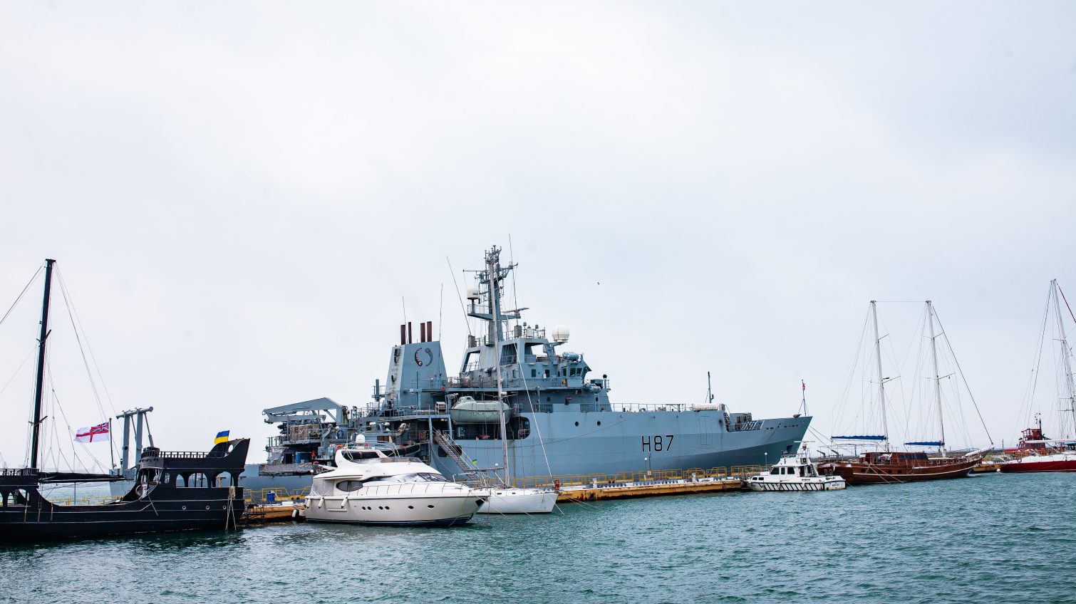 Британский разведывательный корабль прибыл в Одессу (фото) «фото»