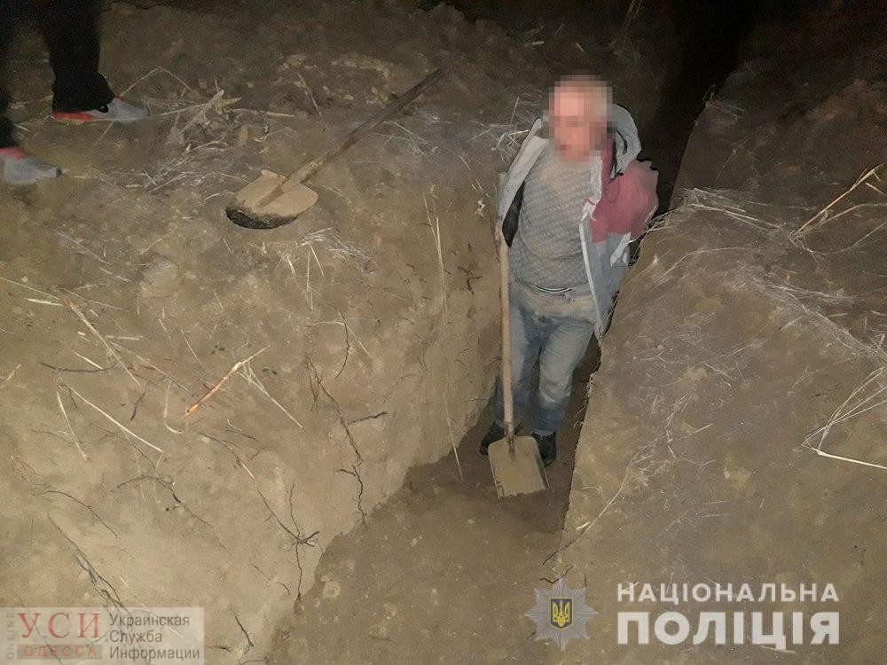 В Рени пенсионер ночью выкопал 40 метров медного водопровода, чтобы сдать на металлолом (фото) «фото»