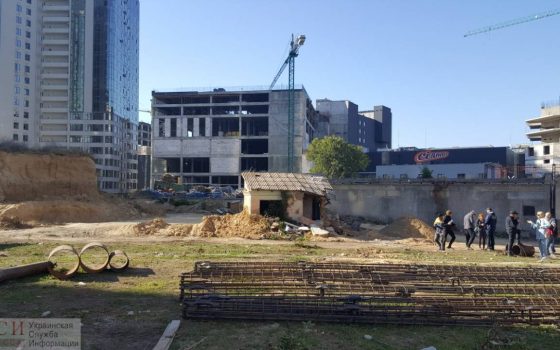 Подробности застройки на месте дома приемов мэрии: частник выкупил здание по 370 долларов за метр, а аренду платит по 1300 долларов за полтора гектара usionline.com Подробности застройки на месте дома приемов мэрии: частник выкупил здание по 370 долларов за метр, а аренду платит по 1300 долларов за полтора гектара «фото»