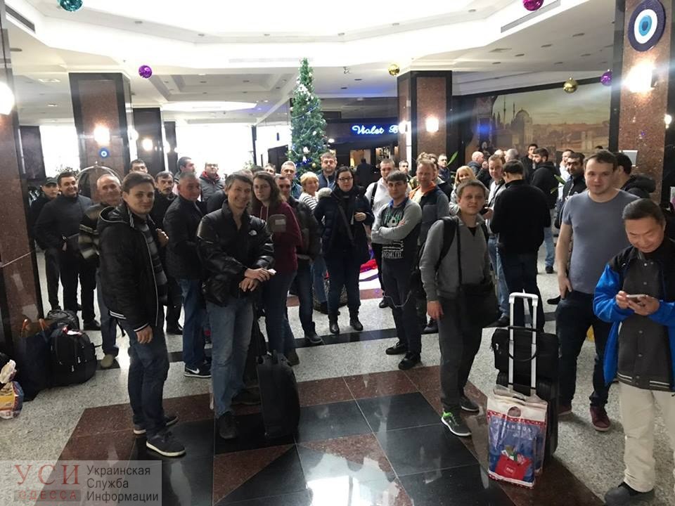 После отдыха в Стамбуле одесситы не могут вернуться домой из-за проблем турецкой авиалинии (фото) «фото»