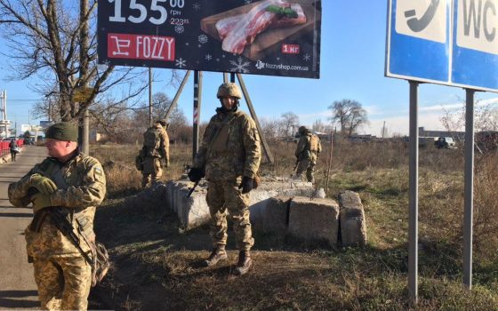 На въездах в Одессу появились военные с пулеметами и минометами (фото) «фото»