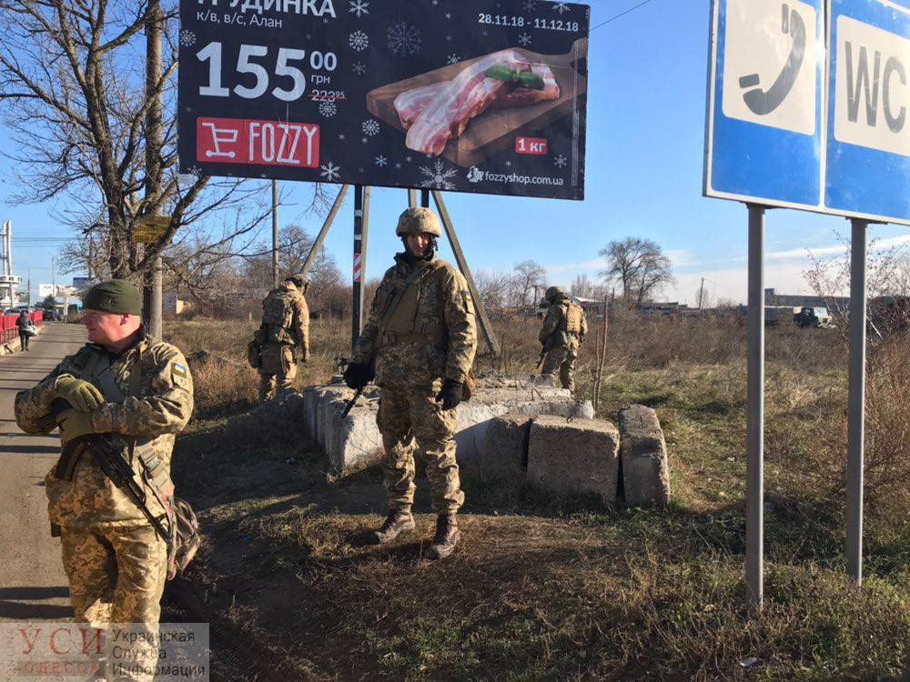 На въездах в Одессу появились военные с пулеметами и минометами (фото) «фото»