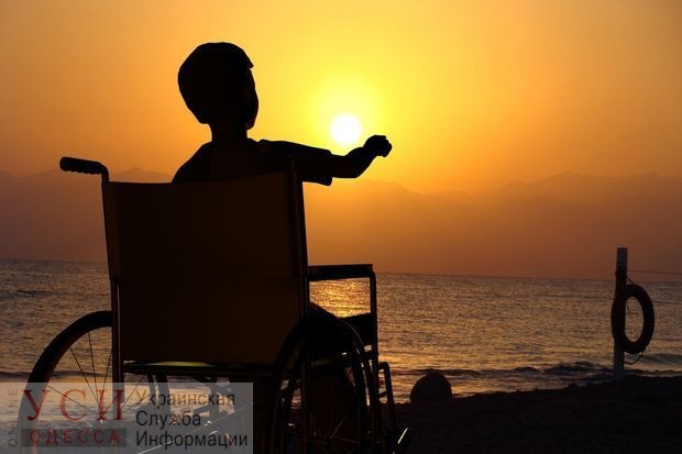 Собрали всем миром: в Одессу из Японии привезли инвалидные коляски для детей, которые едва не отправили назад из-за бюрократических проволочек «фото»