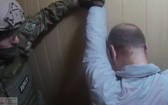 Спецназ пограничников задержал в Одессе организатора международного наркотрафика (видео) «фото»