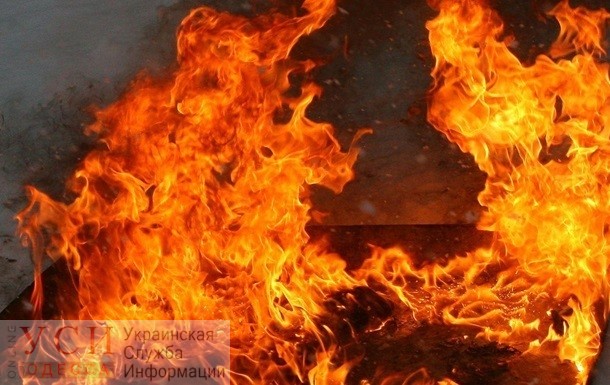 Пожар в частном доме на Таирова: слышны взрывы и поднимается столб черного дыма (видео) «фото»