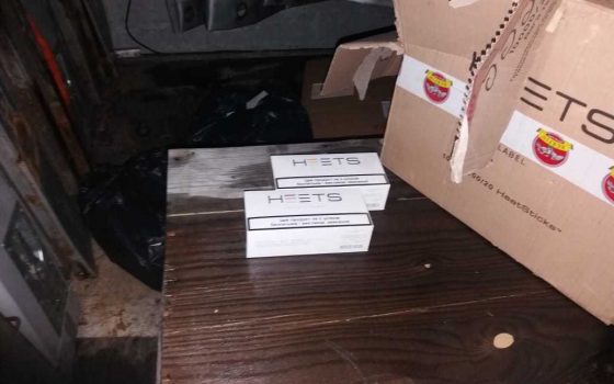 Пограничники задержали турков, которые в Черноморском порту пытались вывезти контрабанду курительных стиков, спрятав их в комбайнах «фото»