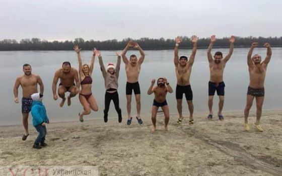 Моржи Одессы и области традиционно провели заплыв в ледяной январской воде (фото) «фото»