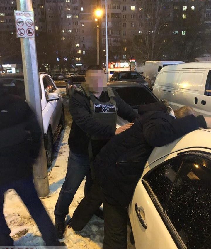 СБУ в Одессе раскрыла группу преступников, которые занимались вымогательством, угрожая расправой (фото) «фото»