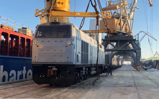 В Черноморск прибыли еще пять локомотивов “Тризуб” из США (фото) «фото»