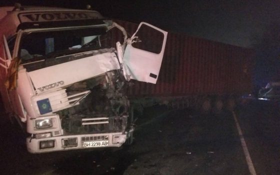 Маршрутка столкнулась с фурой под Одессой: несколько погибших (фото) «фото»