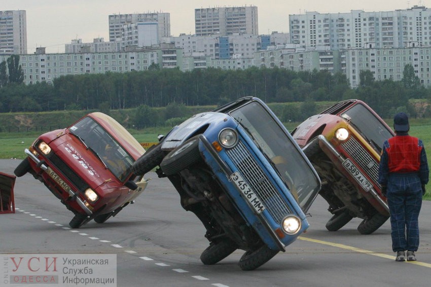 Водительские права без автошколы: в Украине хотят разрешить самостоятельную подготовку к экзамену по вождению «фото»