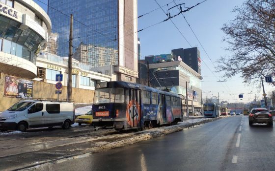 В Аркадии “евробляхер” заблокировал движение трамваев (фото) «фото»