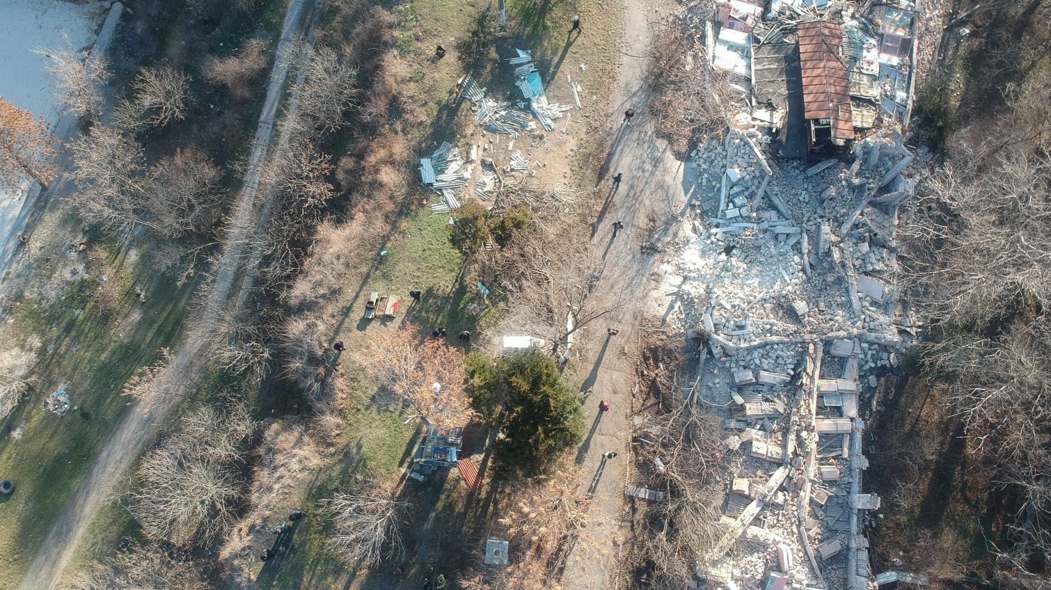 Развалины домиков на склоне санатория “Чкаловский” (аэросьемка) «фото»