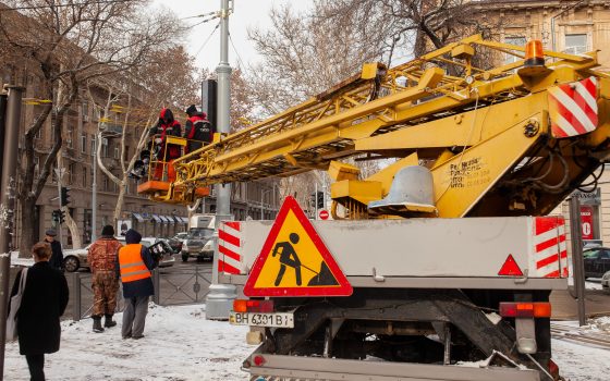 В центре Одессы 2,5 месяца не устанавливали светофоры “из-за погодных условий” (фото) «фото»