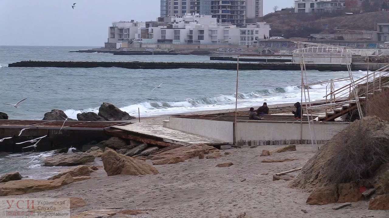 Снести нельзя построить: в Аркадии продолжают захват пляжной территории – теперь у “Portofino” (фото) «фото»