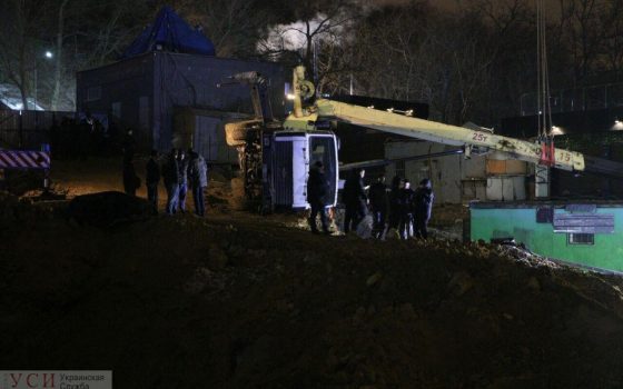 Активисты намерены пикетировать стройку на Ланжероне, где кран убил рабочего «фото»