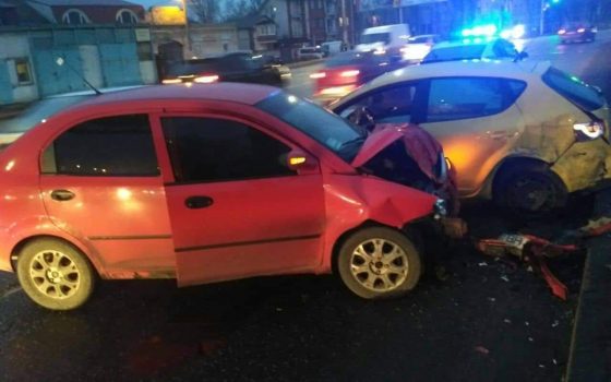 ДТП на Николаевской дороге: пассажирку иномарки забрала скорая (фото) «фото»