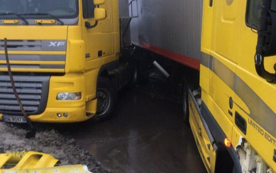 Под Одессой пассажирская маршрутка попала в масштабную аварию с фурами (фото, видео) «фото»