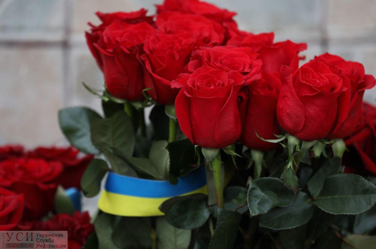 В Одессе почтили память студентов, погибших в бою под Крутами «фото»