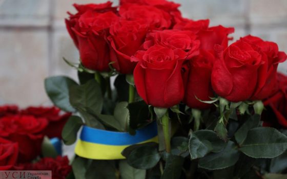 В Одессе почтили память студентов, погибших в бою под Крутами «фото»