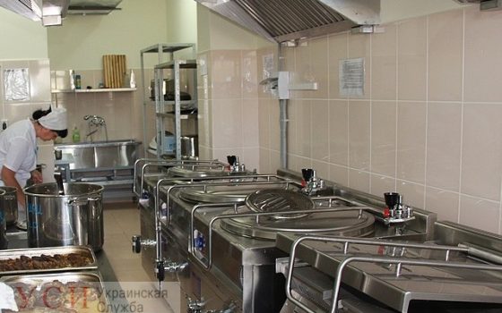 Одесские депутаты отказались давать льготу арендаторам школьных пищеблоков «фото»