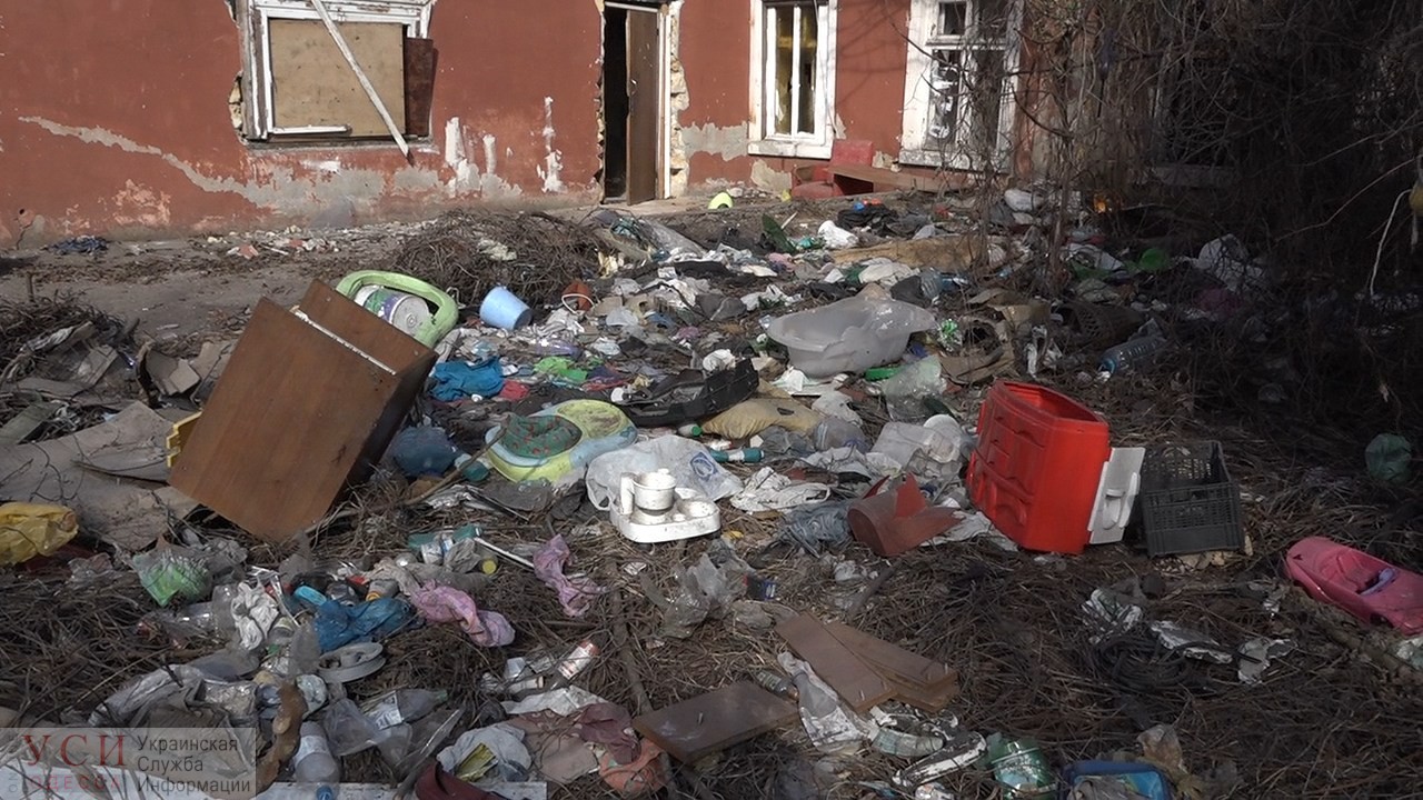 Мусорные завалы, каменные руины и постоянные поджоги: жители частного сектора на Малиновского боятся за свою жизнь (фото) «фото»