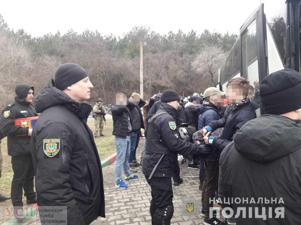 Полиция: в Одессу ехали проплаченные вооруженные титушки, которым обещали по 600 гривен за провокации (фото) «фото»