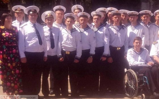 Выпускник Морского лицея зарабатывает деньги на лечение, продавая свои работы «фото»