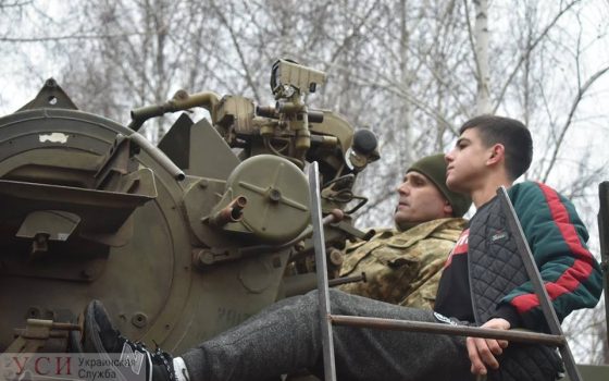В Одесской воинской части ветераны ООС показали боевую технику для детей «фото»