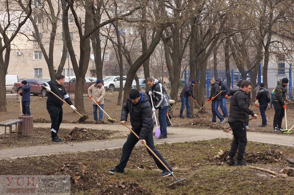 Болгарская община помогла убрать сквер на улице Ядова и надеется, что его назовут “Болгарский” «фото»
