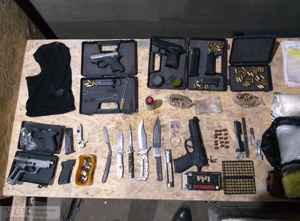 В Подольске нашли нарколабораторию с арсеналом оружия (фото) «фото»