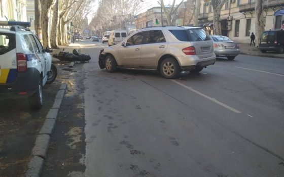 В центре Одессы сбили мотоциклиста: водитель байка попал в больницу «фото»