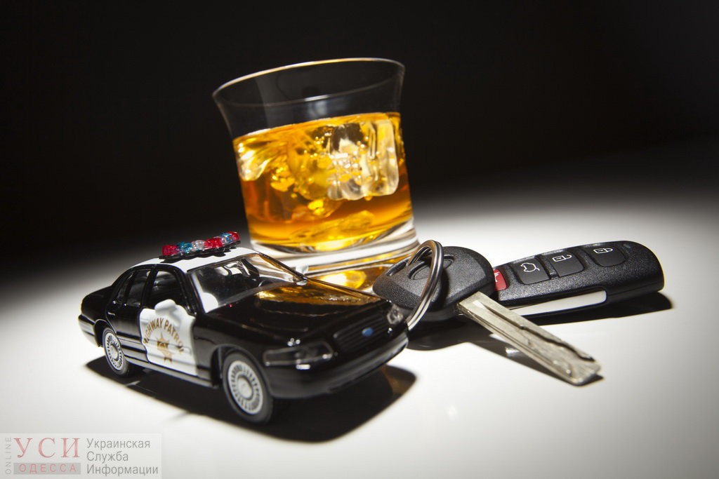 В Одессе пьяный водитель врезался в патрульный автомобиль «фото»