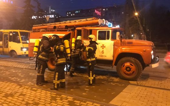 Очевидцы: на площади 10 Апреля к высотке “Ark SPA Palace” съехались пожарные (фото) «фото»