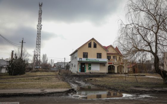 Тонированная “девятка” на улице Ленина: репортаж из Сараты, застрявшей в 90-х (фоторепортаж) «фото»