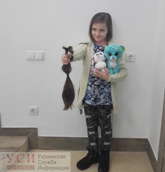 Вслед за 8-летней девочкой еще шестеро одесситов решили отдать свои волосы для париков онкобольным детям (фото) «фото»