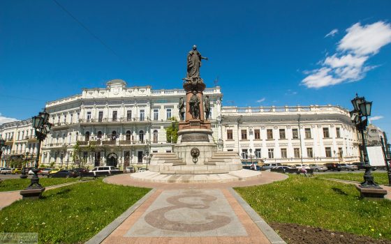 От церкви до памятника: рассказываем, что было на Екатерининской площади «фото»