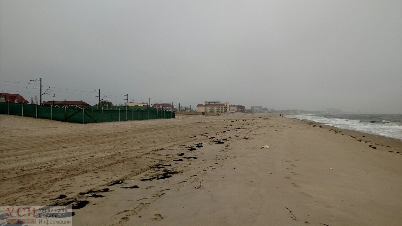 В Затоке на пляже началась стройка, которую местные жители называют незаконной (фото, видео) «фото»