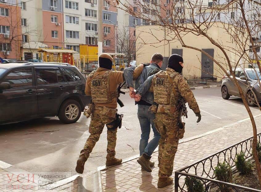 Торговцев липовыми акциями Tesla задержали в Одессе (фото) «фото»